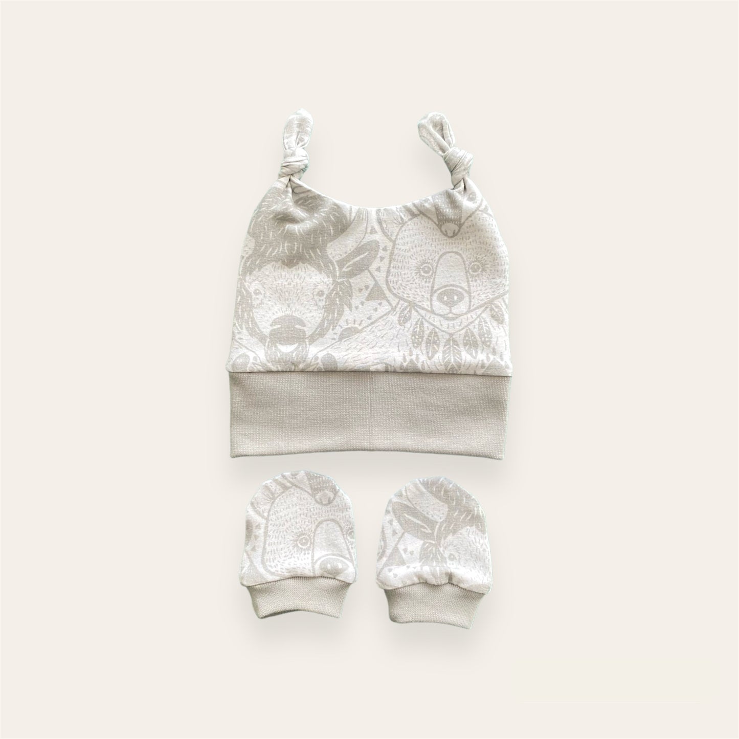 Newborn hat and mittens set